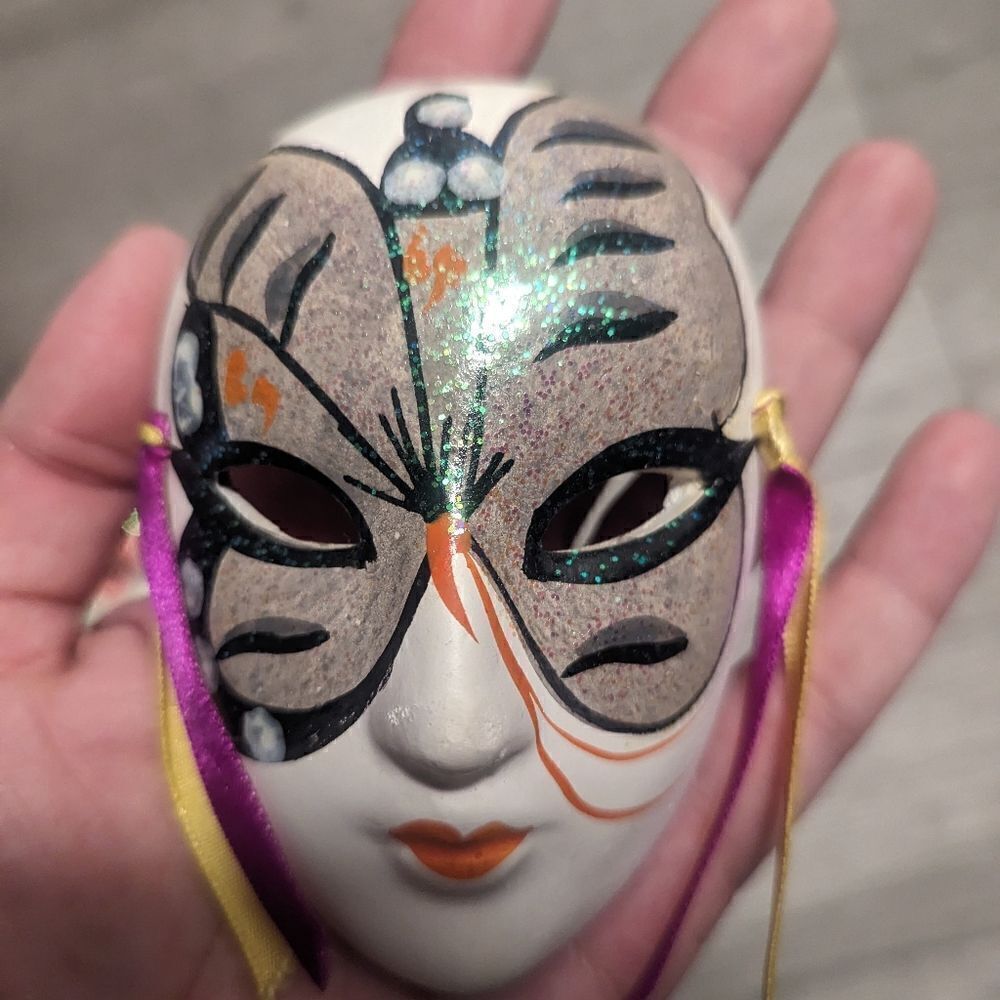 lot #101 Handmade Set of 2 Ceramic Vintage Glitter Mardi Gras Wall Decor Mask - Picture 2 of 6